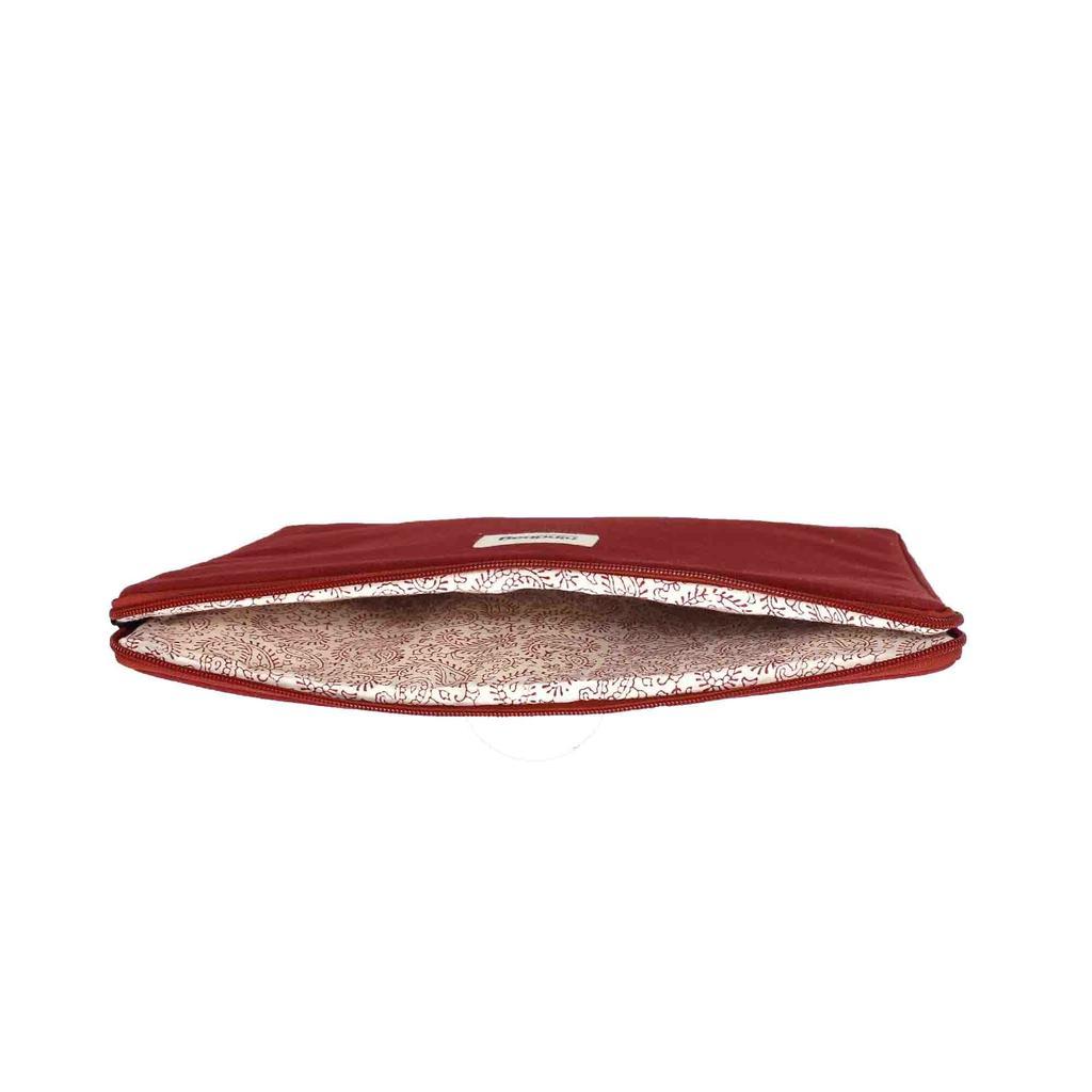 Housse ordinateurs portables 15 coton rouge. Découvrez DIAYTAR CÔTE D'IVOIRE et profitez de notre sélection exceptionnelle de produits discount à des prix imbattables. Que vous recherchiez des appareils électroménagers de qualité, des gadgets high-tech dernier cri ou des accessoires de mode à petit prix, vous trouverez tout cela dans notre boutique en ligne.