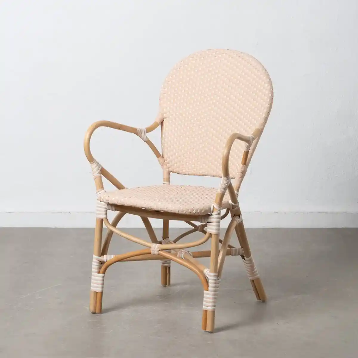 Chaise de salle a manger 57 x 62 x 90 cm_4070. Entrez dans l'Univers de DIAYTAR COTE D'IVOIRE - Où l'Innovation Rencontre la Tradition. Explorez notre sélection de produits modernes et traditionnels qui incarnent l'esprit dynamique du Côte d'Ivoire.