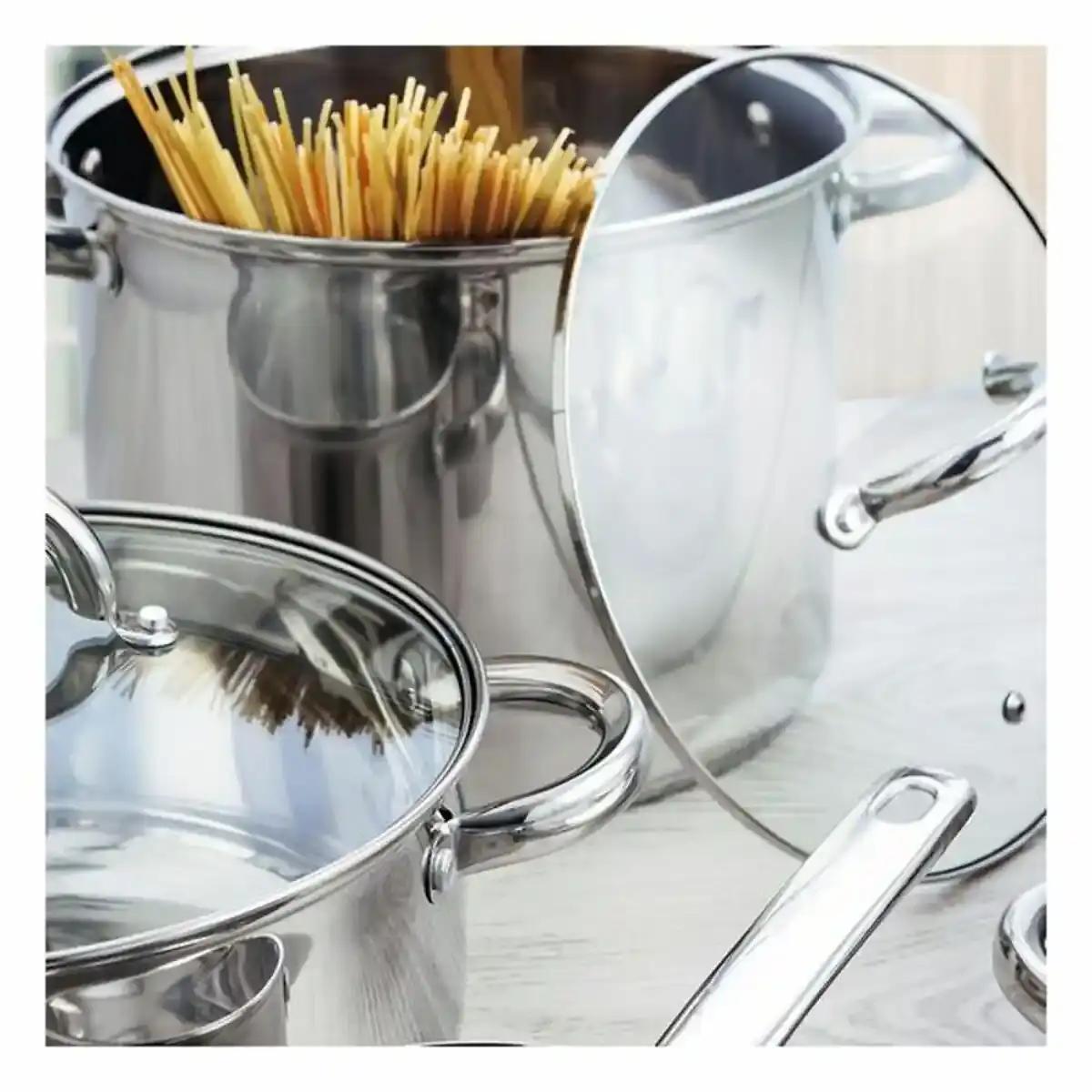 Cocotte avec couvercle en verre quid ottawa acier inoxydable_4628. DIAYTAR COTE D'IVOIRE - L'Art de Choisir, l'Art de S'émerveiller. Explorez notre gamme de produits et laissez-vous émerveiller par des créations authentiques et des designs modernes.