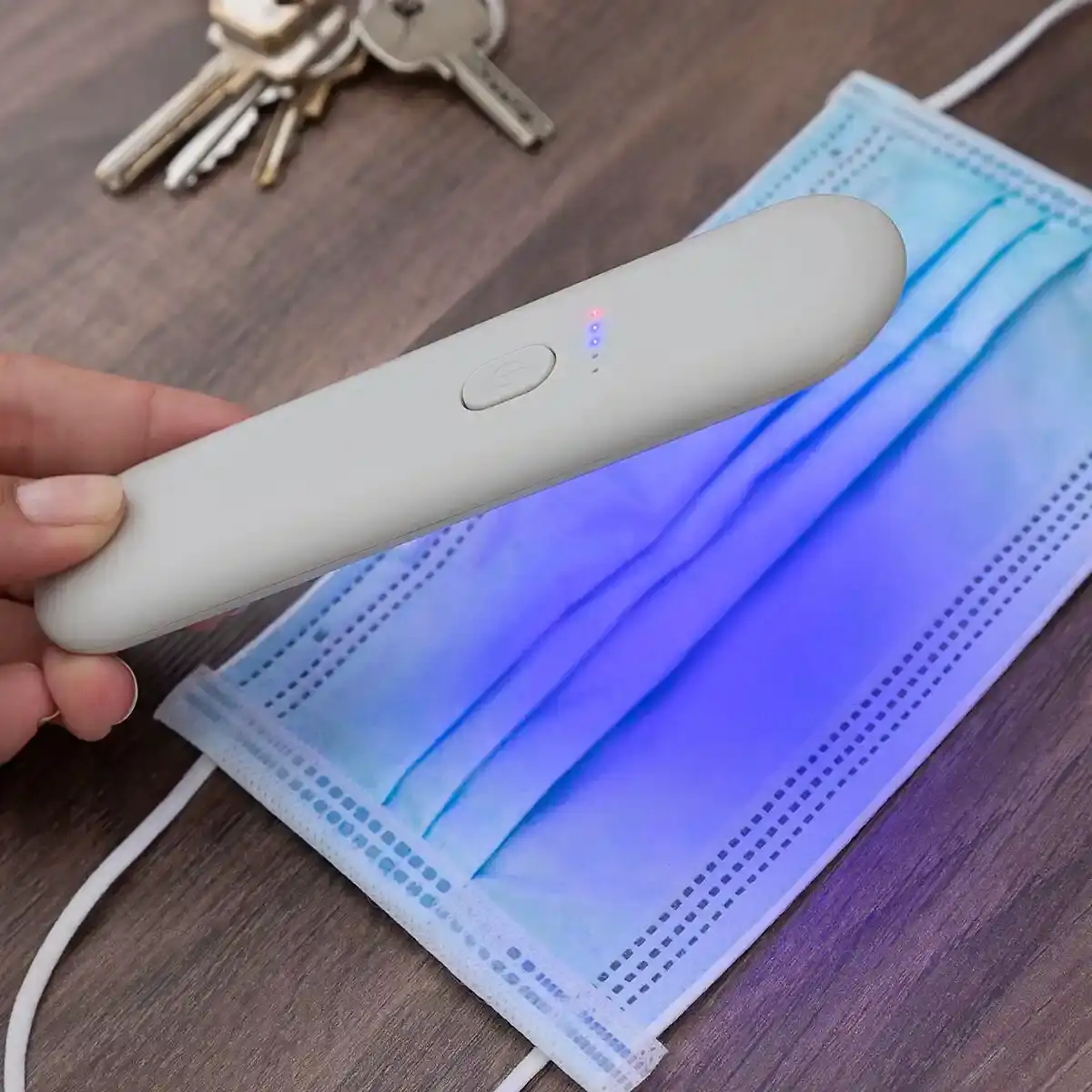 Lampe de desinfection uv rechargeable lumean innovagoods_4478. DIAYTAR COTE D'IVOIRE - L'Art de Choisir, l'Art de Vivre. Parcourez notre boutique en ligne et choisissez parmi des produits de qualité qui ajoutent de l'élégance à votre quotidien.