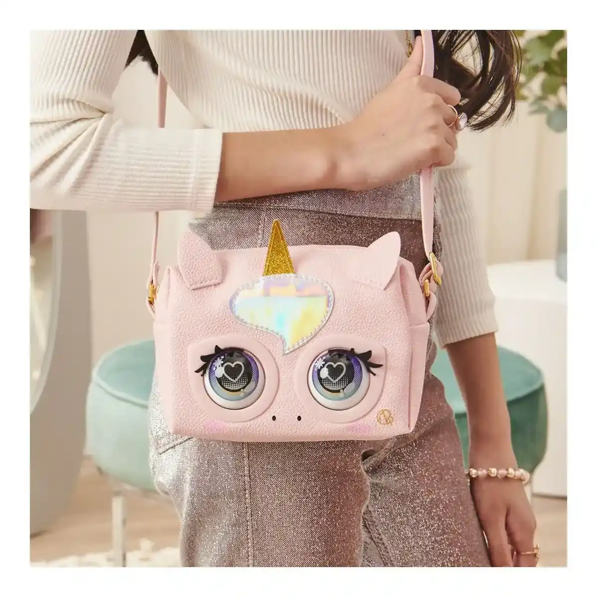 Sac spin master licorne avec son_7348. DIAYTAR COTE D'IVOIRE - Là où Chaque Achat Contribue à un Rêve. Naviguez à travers notre boutique en ligne et soutenez des artisans talentueux tout en acquérant des trésors.