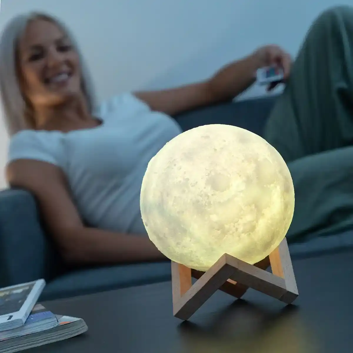 Lampe lune led rechargeable moondy innovagoods_7340. Entrez dans l'Univers de DIAYTAR COTE D'IVOIRE - Où l'Élégance et la Variété se Rencontrent. Parcourez notre catalogue pour dénicher des articles qui ajoutent une touche d'élégance à votre vie.