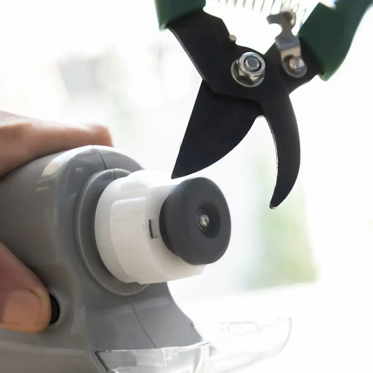 Aiguiseur electrique multi usage 6 en 1 esharp innovagoods_4858. DIAYTAR COTE D'IVOIRE - Là où Choisir est un Acte d'Amour pour le Côte d'Ivoire. Explorez notre gamme et choisissez des produits qui célèbrent la culture et l'artisanat du pays.