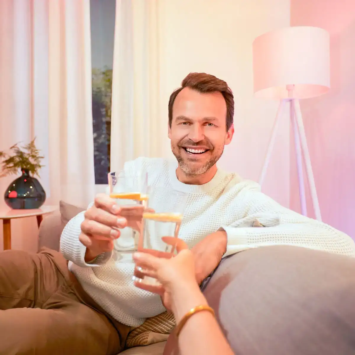 Ampoule a puce ledkia g95 12 w e27 rgb_5468. Entrez dans le Monde de DIAYTAR COTE D'IVOIRE - Où Chaque Produit Raconte une Histoire Unique. Explorez notre sélection et laissez-vous transporter par des récits à travers les articles que vous choisissez.