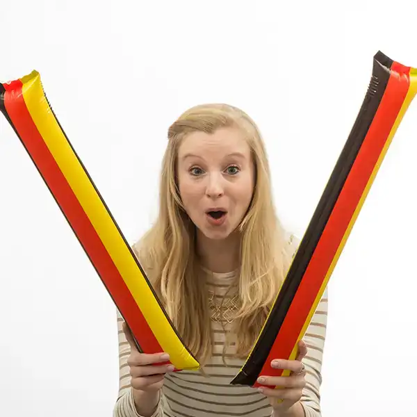 Applaudisseurs drapeau de l allemagne_9076. Entrez dans le Monde de DIAYTAR COTE D'IVOIRE - Où Chaque Article Raconte une Histoire Unique. Explorez notre boutique en ligne pour dénicher des trésors qui incarnent l'âme du Côte d'Ivoire.