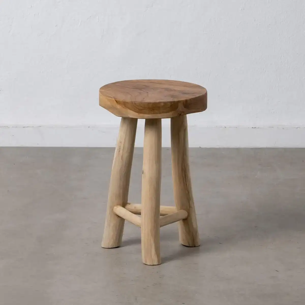 Banquette akar naturel bois de teck 30 x 30 x 45 cm_2516. DIAYTAR COTE D'IVOIRE - Là où la Qualité est Non Négociable. Parcourez notre boutique en ligne pour découvrir des produits qui incarnent le raffinement et l'excellence du Côte d'Ivoire.