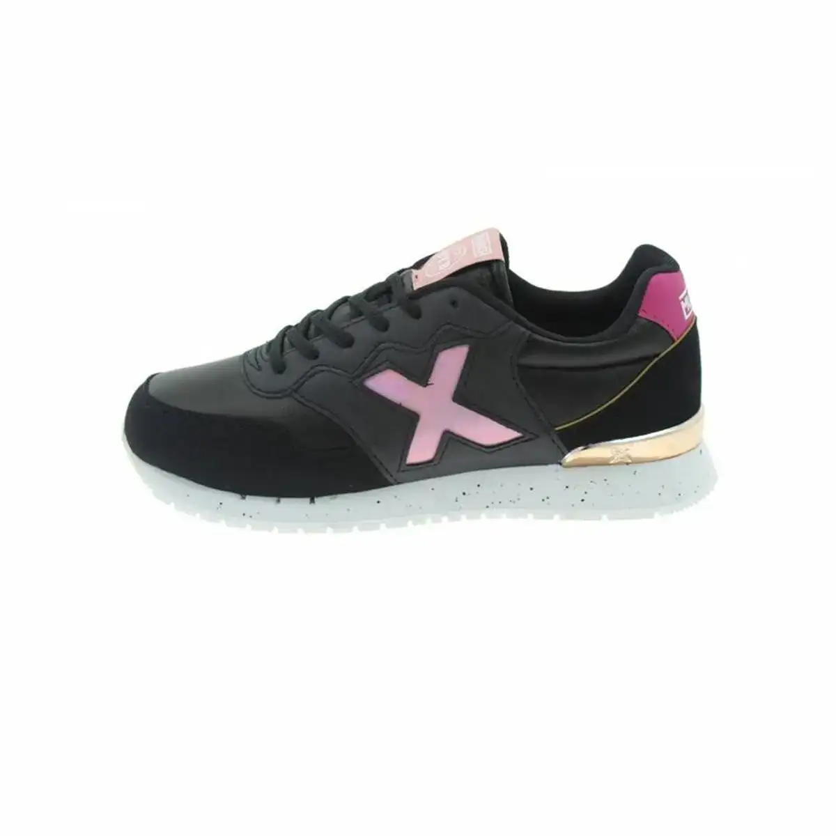 Baskets casual pour femme munich dash 152 noir_5476. Votre Destination de Choix: DIAYTAR COTE D'IVOIRE - Où l'Authenticité Rencontre la Commodité. Faites l'expérience de magasiner en ligne pour des articles qui incarnent la richesse culturelle et la modernité du Côte d'Ivoire.
