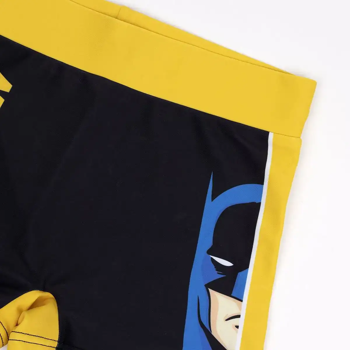 Boxer de bain pour enfants batman noir_6953. DIAYTAR COTE D'IVOIRE - Où l'Élégance se Mêle à l'Authenticité. Naviguez à travers notre boutique en ligne et choisissez des produits qui incarnent le style et la tradition du Côte d'Ivoire.