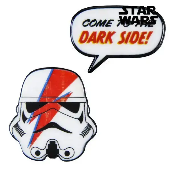 Broche star wars 2600000543 rouge 9 5 x 14 5 x cm _2535. DIAYTAR COTE D'IVOIRE - Votre Destination pour un Shopping Éclairé. Parcourez notre boutique en ligne pour découvrir des produits de qualité qui embelliront votre quotidien.