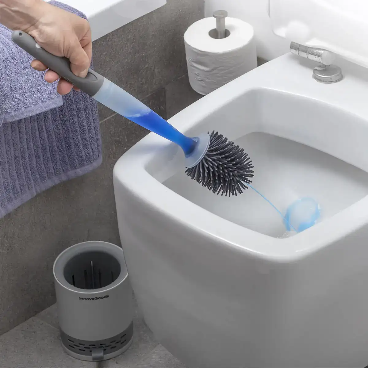 Brosse wc avec distributeur de savon bruilet innovagoods_3645. Entrez dans l'Univers de DIAYTAR COTE D'IVOIRE - Votre Destination de Shopping Complète. Découvrez des produits qui reflètent la diversité et la richesse culturelle du Côte d'Ivoire, le tout à portée de clic.