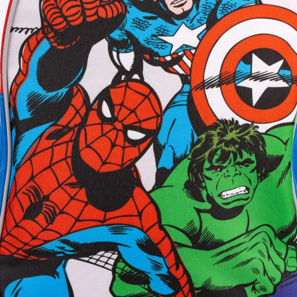 Cartable a roulettes the avengers bleu rouge_8478. Bienvenue sur DIAYTAR COTE D'IVOIRE - Où Chaque Produit a son Histoire. Découvrez notre sélection unique et choisissez des articles qui racontent la richesse culturelle et artistique du Côte d'Ivoire.