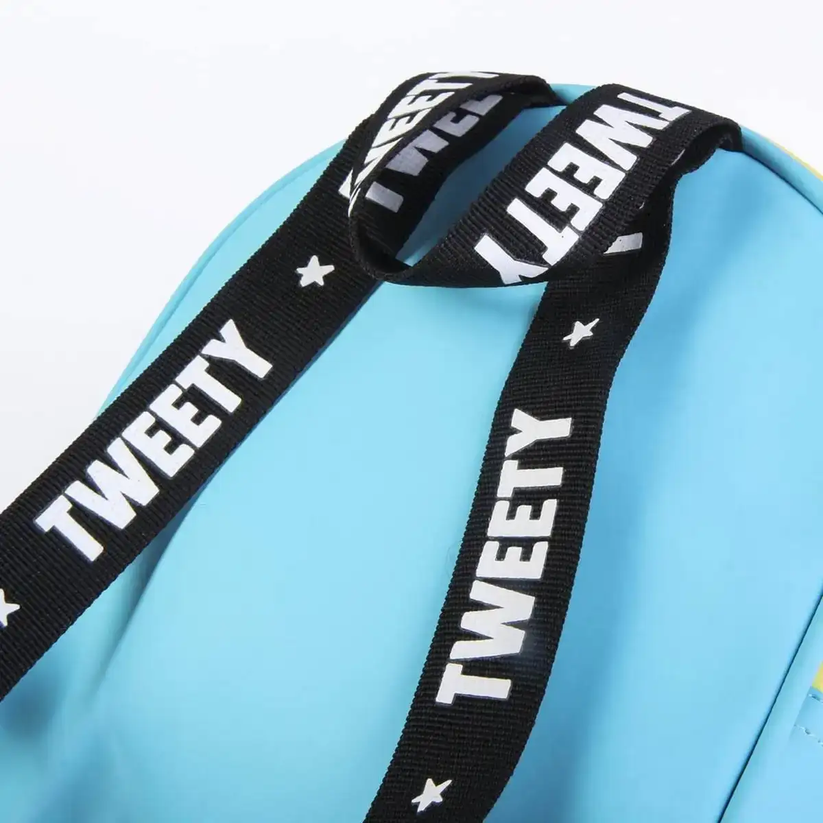 Cartable looney tunes multicouleur_1810. DIAYTAR COTE D'IVOIRE - Où Choisir est un Acte de Création. Naviguez à travers notre plateforme et choisissez des produits qui complètent votre histoire personnelle.