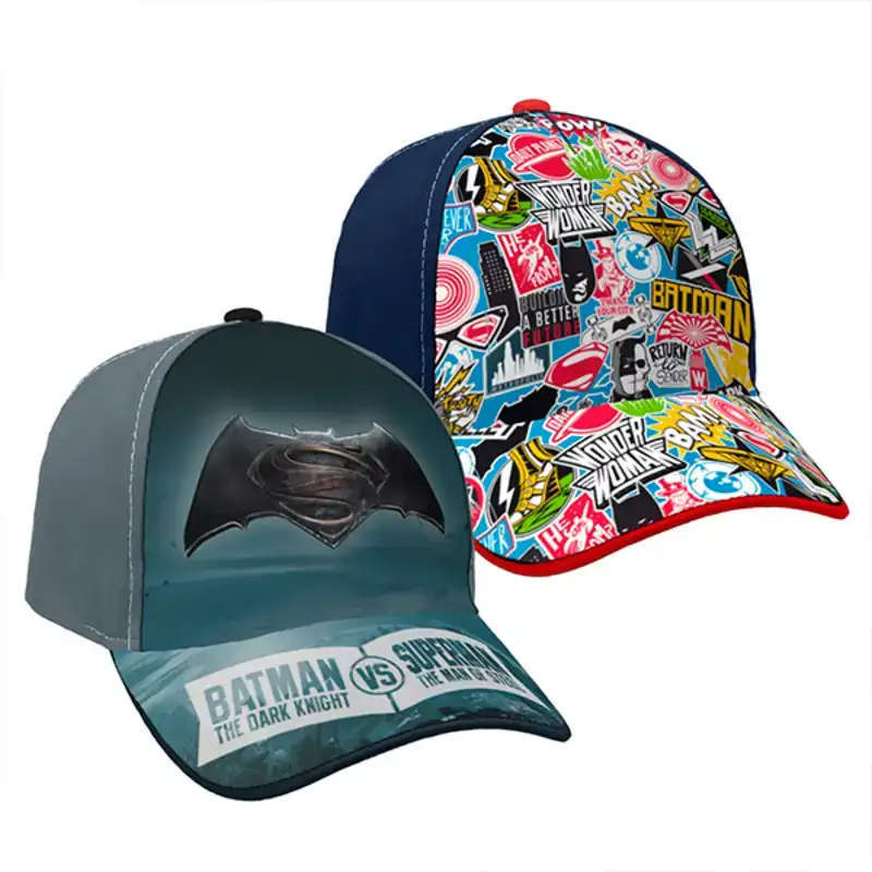 Casquette enfant batman vs superman_5839. DIAYTAR COTE D'IVOIRE - Où la Qualité et la Diversité Fusionnent. Explorez notre boutique en ligne pour découvrir une gamme variée de produits qui incarnent l'excellence et l'authenticité.