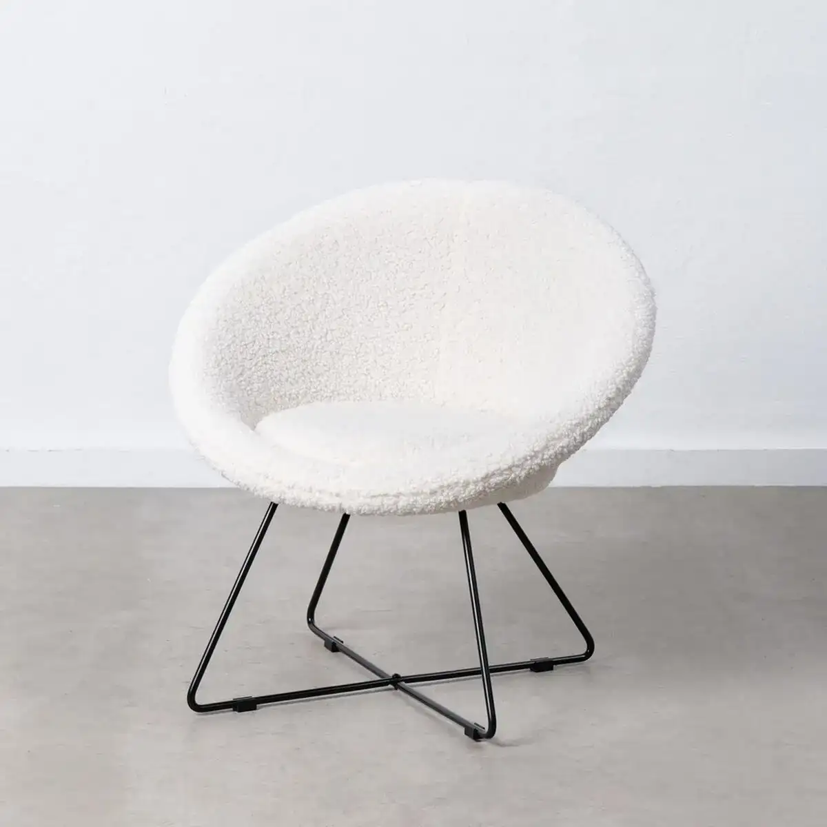 Chaise de salle a manger 73 x 62 x 69 cm tissu synthetique beige metal_4437. Entrez dans l'Univers de DIAYTAR COTE D'IVOIRE - Où Chaque Produit a son Éclat Unique. Explorez notre gamme variée et choisissez des articles qui illuminent votre quotidien.