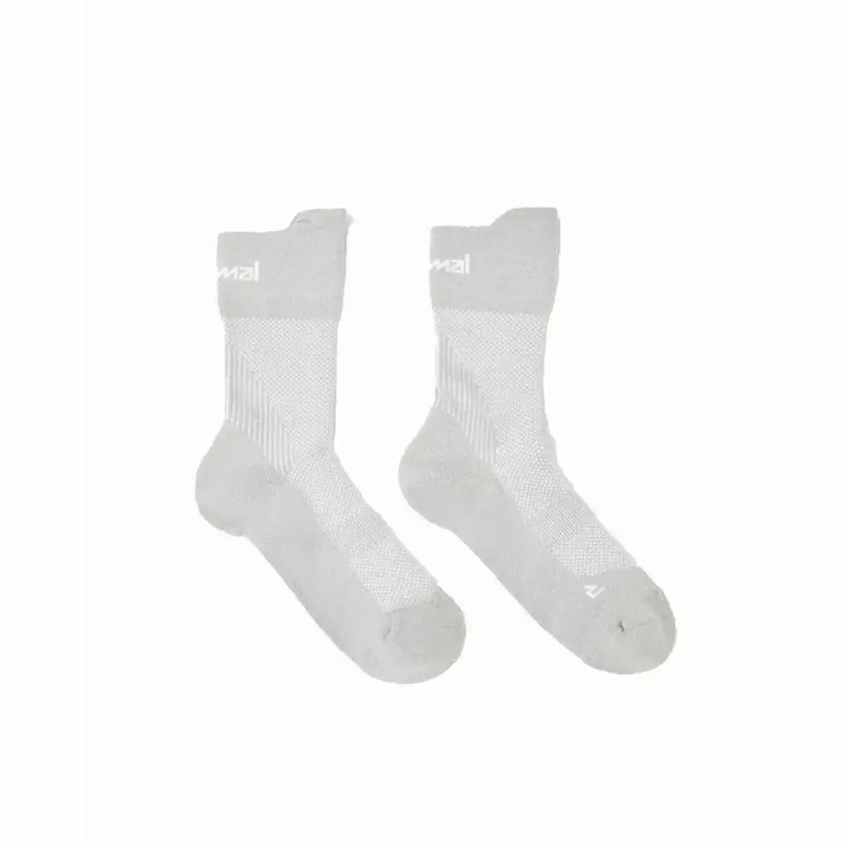 Chaussettes de sport nnormal nnormal running gris_6793. DIAYTAR COTE D'IVOIRE - L'Art de Vivre avec Authenticité. Explorez notre gamme de produits artisanaux et découvrez des articles qui apportent une touche unique à votre vie.