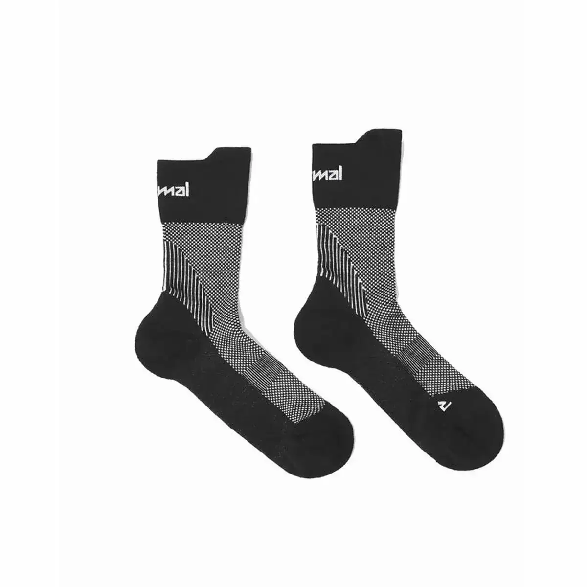 Chaussettes de sport nnormal normal running noir_9396. DIAYTAR COTE D'IVOIRE - Là où le Chic Rencontre la Tradition. Naviguez à travers notre catalogue et choisissez des produits qui équilibrent l'élégance intemporelle et l'innovation moderne.