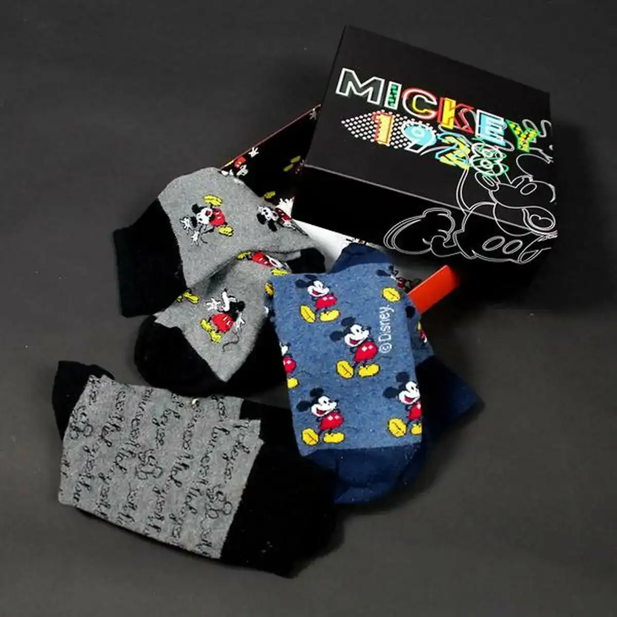 Chaussettes mickey mouse 3 uds 40 46 _6356. Bienvenue sur DIAYTAR COTE D'IVOIRE - Votre Galerie Shopping Personnalisée. Découvrez un monde de produits diversifiés qui expriment votre style unique et votre passion pour la qualité.