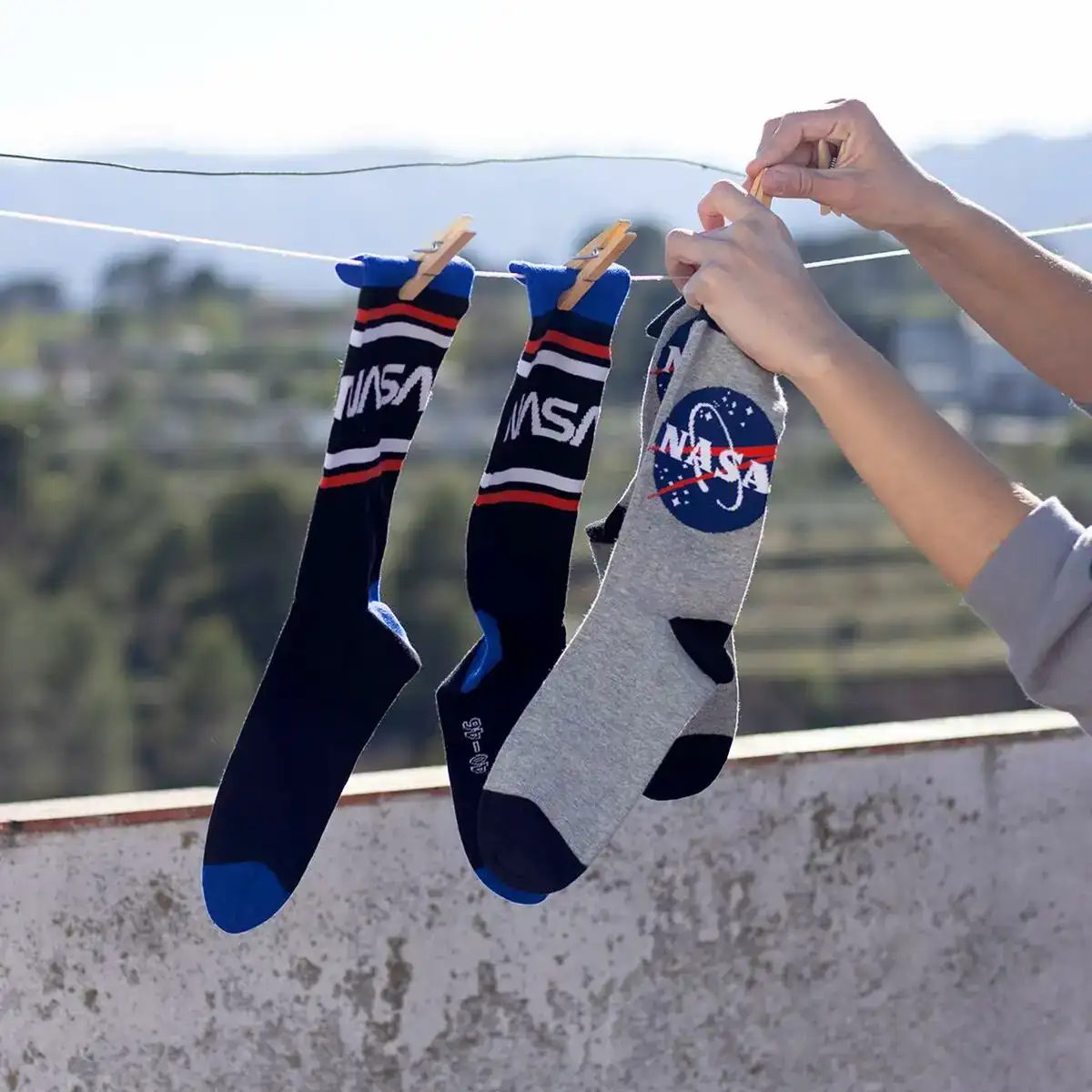 Chaussettes nasa unisexe gris_6098. Bienvenue sur DIAYTAR COTE D'IVOIRE - Votre Fenêtre sur le Shopping Moderne. Parcourez notre boutique en ligne et découvrez des produits qui incarnent l'évolution du style et de la qualité.