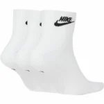 Chaussettes nike everyday essential blanc_4431. DIAYTAR COTE D'IVOIRE - Votre Destination Shopping d'Exception. Parcourez nos rayons virtuels et choisissez des produits qui incarnent l'excellence et la diversité.