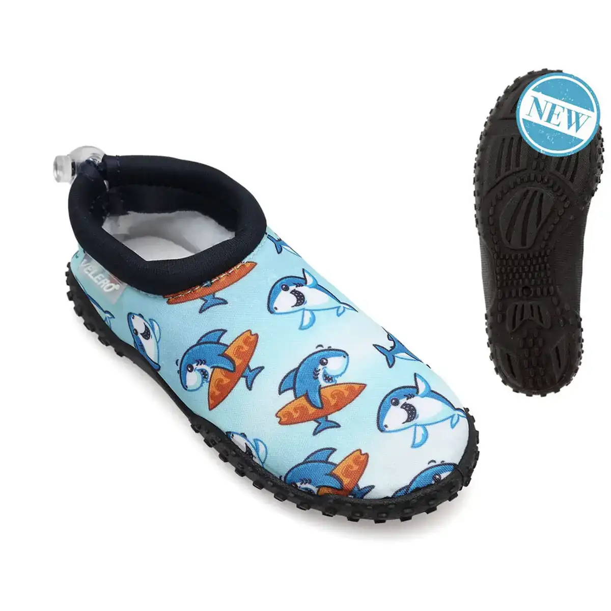 Chaussons enfant requin_2001. DIAYTAR COTE D'IVOIRE - Votre Passage vers le Raffinement. Plongez dans notre univers de produits exquis et choisissez des articles qui ajoutent une touche de sophistication à votre vie.