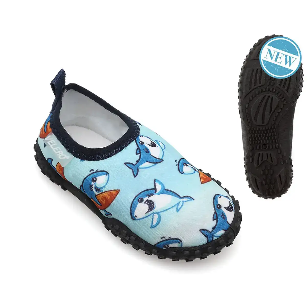 Chaussons enfant requin_9883. DIAYTAR COTE D'IVOIRE - L'Art de Choisir, l'Art de Vivre. Explorez notre univers de produits soigneusement sélectionnés pour vous offrir une expérience shopping riche et gratifiante.