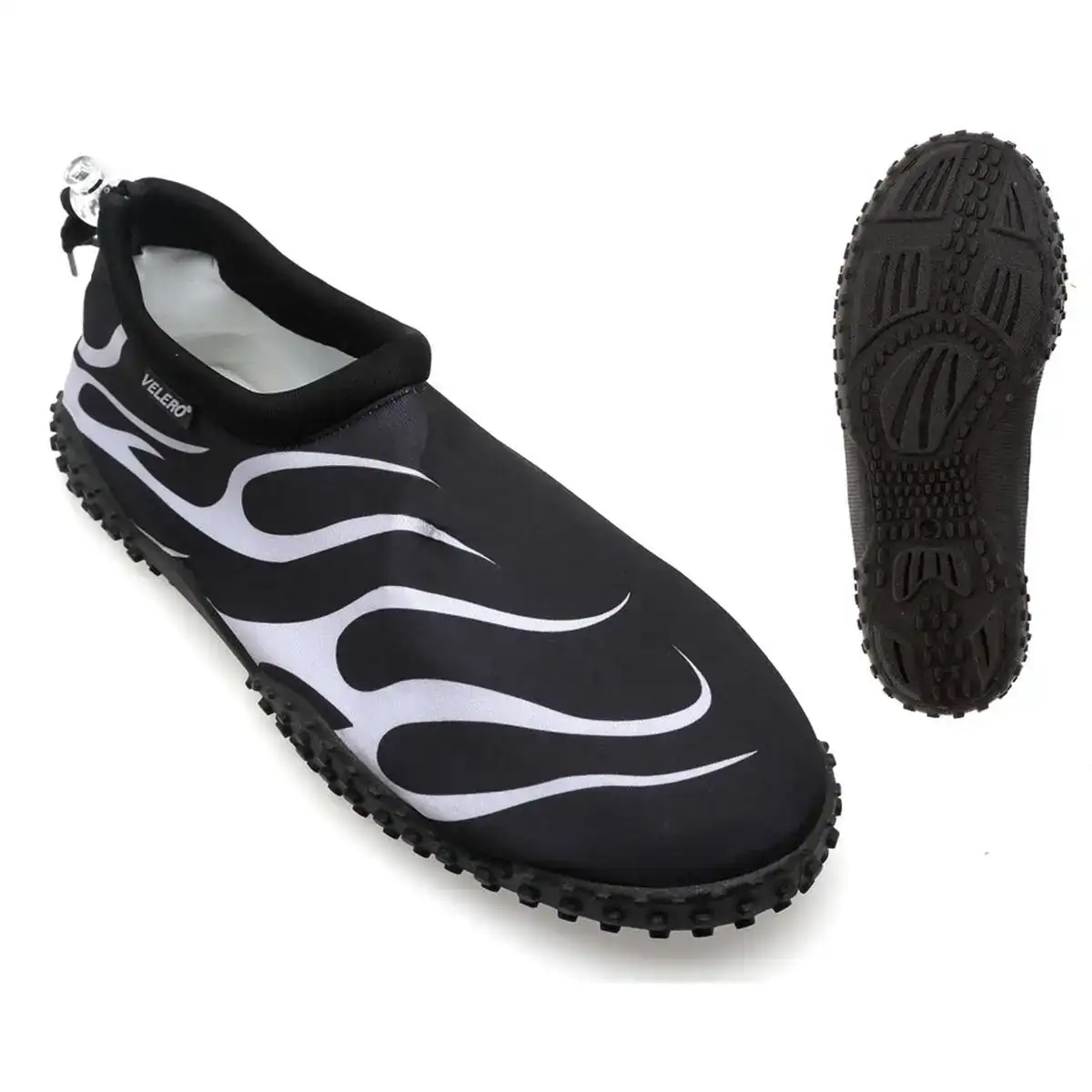 Chaussons fire blanc noir_8932. DIAYTAR COTE D'IVOIRE - Là où Chaque Achat a du Sens. Explorez notre gamme et choisissez des produits qui racontent une histoire, votre histoire.