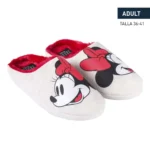 Chaussons minnie mouse gris clair_5408. DIAYTAR COTE D'IVOIRE - Votre Plateforme Shopping Engagée. Explorez notre catalogue et choisissez des produits qui reflètent notre dévouement envers la qualité et la satisfaction du client.