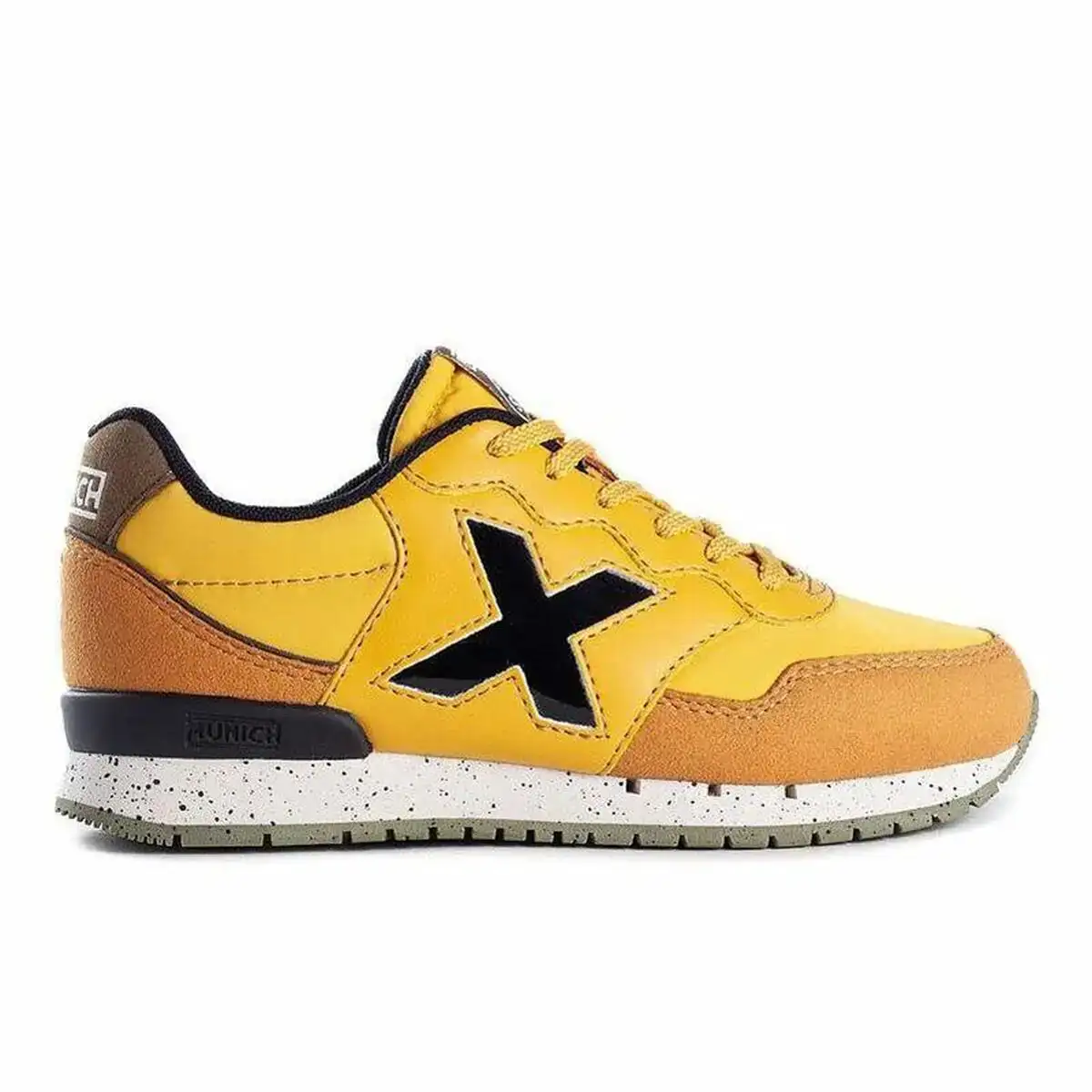 Chaussures casual homme munich dash 165 jaune_8531. DIAYTAR COTE D'IVOIRE - L'Art de Choisir, l'Art de S'émerveiller. Explorez notre gamme de produits et laissez-vous émerveiller par des créations authentiques et des designs modernes.