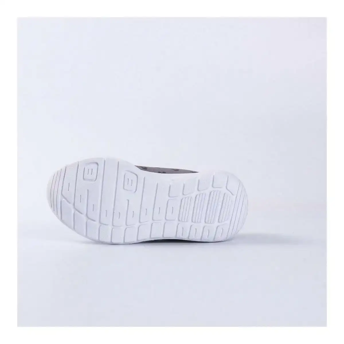 Chaussures de sport pour enfants mickey mouse gris_9873. DIAYTAR COTE D'IVOIRE - Là où Vos Rêves Prendent Forme. Plongez dans notre catalogue diversifié et trouvez des produits qui enrichiront votre quotidien, du pratique à l'exceptionnel.