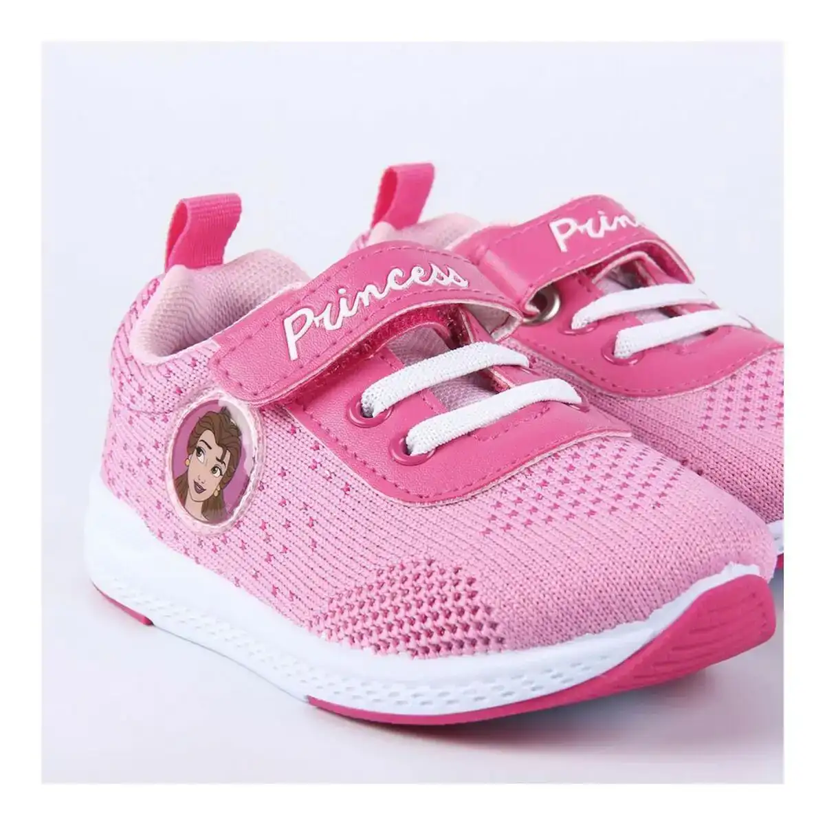Chaussures de sport pour enfants princesses disney rose_3662. DIAYTAR COTE D'IVOIRE - L'Art de Choisir, l'Art de S'émerveiller. Explorez notre gamme de produits et laissez-vous émerveiller par des créations authentiques et des designs modernes.