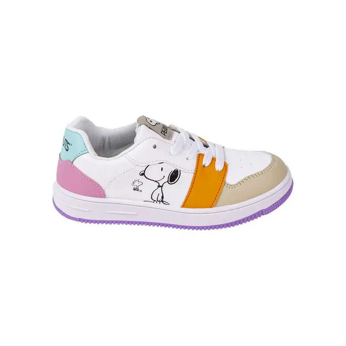 Chaussures de sport pour enfants snoopy multicouleur_2214. DIAYTAR COTE D'IVOIRE - Où Choisir est un Acte de Création. Naviguez à travers notre plateforme et choisissez des produits qui complètent votre histoire personnelle.