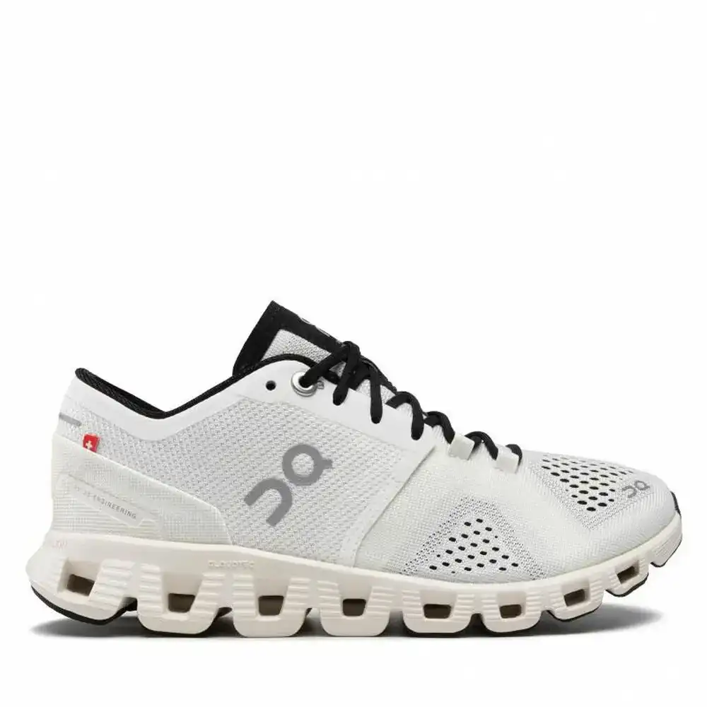 Chaussures de sport pour femme cloud x blanc_5200. DIAYTAR COTE D'IVOIRE - L'Art du Shopping Sublime. Naviguez à travers notre catalogue et choisissez parmi des produits qui ajoutent une touche raffinée à votre vie quotidienne.