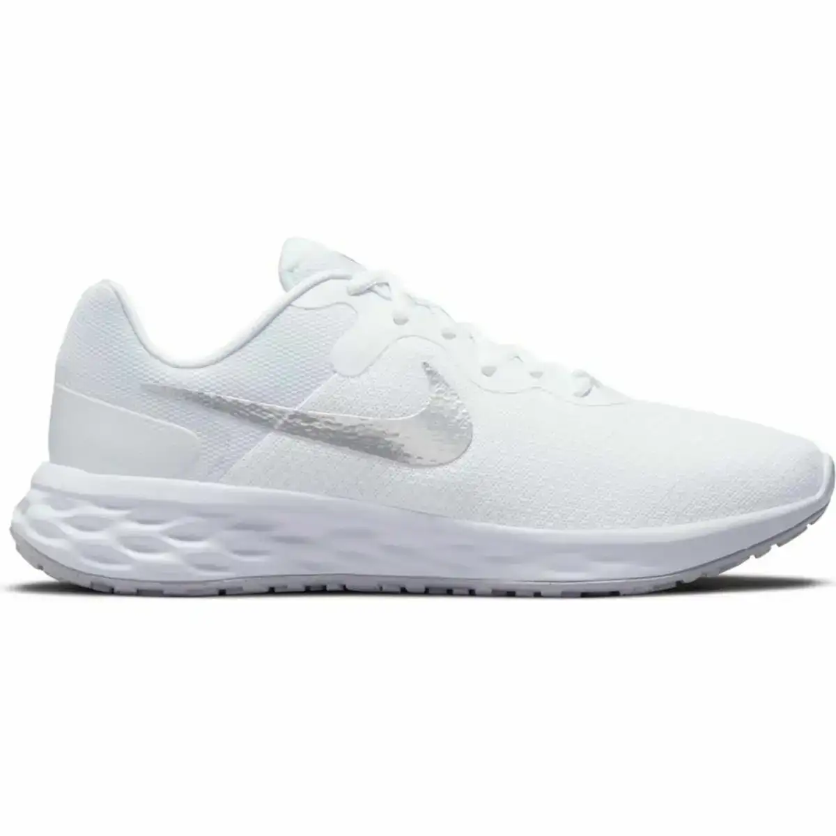 Chaussures de sport pour femme nike revolution 6 dc3729 101 blanc_1788. DIAYTAR COTE D'IVOIRE - Où Votre Shopping Prend Vie. Explorez notre boutique en ligne pour trouver des articles qui vous ressemblent et qui ajoutent de l'éclat à votre quotidien.