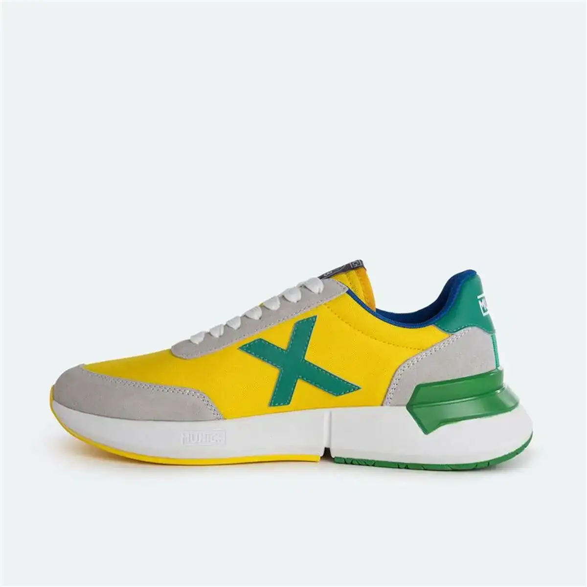 Chaussures de sport pour homme munich versus mundial br jaune_5506. DIAYTAR COTE D'IVOIRE - L'Art de Vivre en Couleurs et en Styles. Parcourez notre sélection et trouvez des articles qui reflètent votre personnalité et votre goût pour la vie.