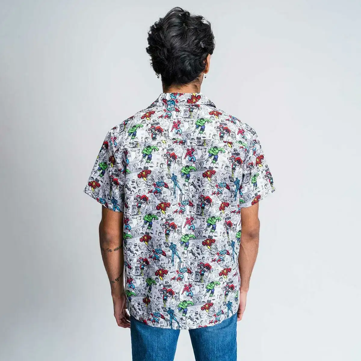 Chemise marvel gris clair_9210. DIAYTAR COTE D'IVOIRE - Votre Portail Vers l'Élégance Accessible. Parcourez notre boutique en ligne pour découvrir des produits qui incarnent le luxe à des prix abordables.