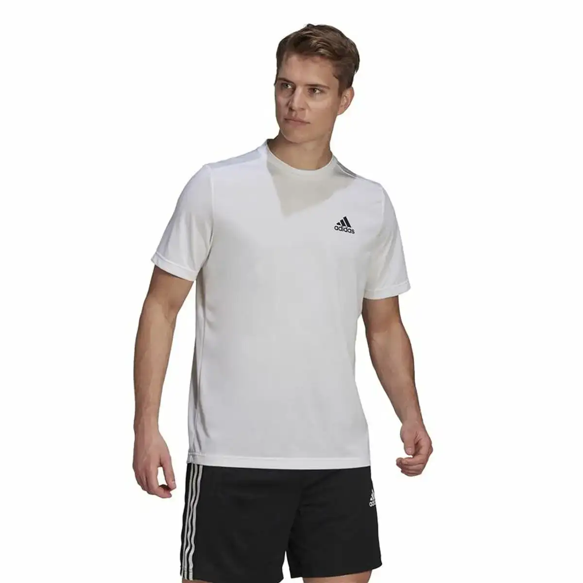 Chemisette aeroready adidas designed to move blanc_6944. Entrez dans l'Univers de DIAYTAR COTE D'IVOIRE - Où l'Authenticité Renouvelle Votre Quotidien. Explorez notre gamme de produits et trouvez des articles qui reflètent votre essence.