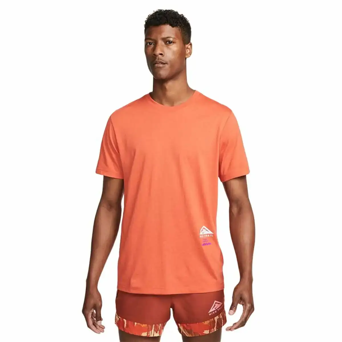 Chemisette nike dri fit orange homme_7885. Bienvenue chez DIAYTAR COTE D'IVOIRE - Où Chaque Produit a son Histoire. Plongez dans notre sélection diversifiée et découvrez des articles qui racontent le riche patrimoine sénégalais.
