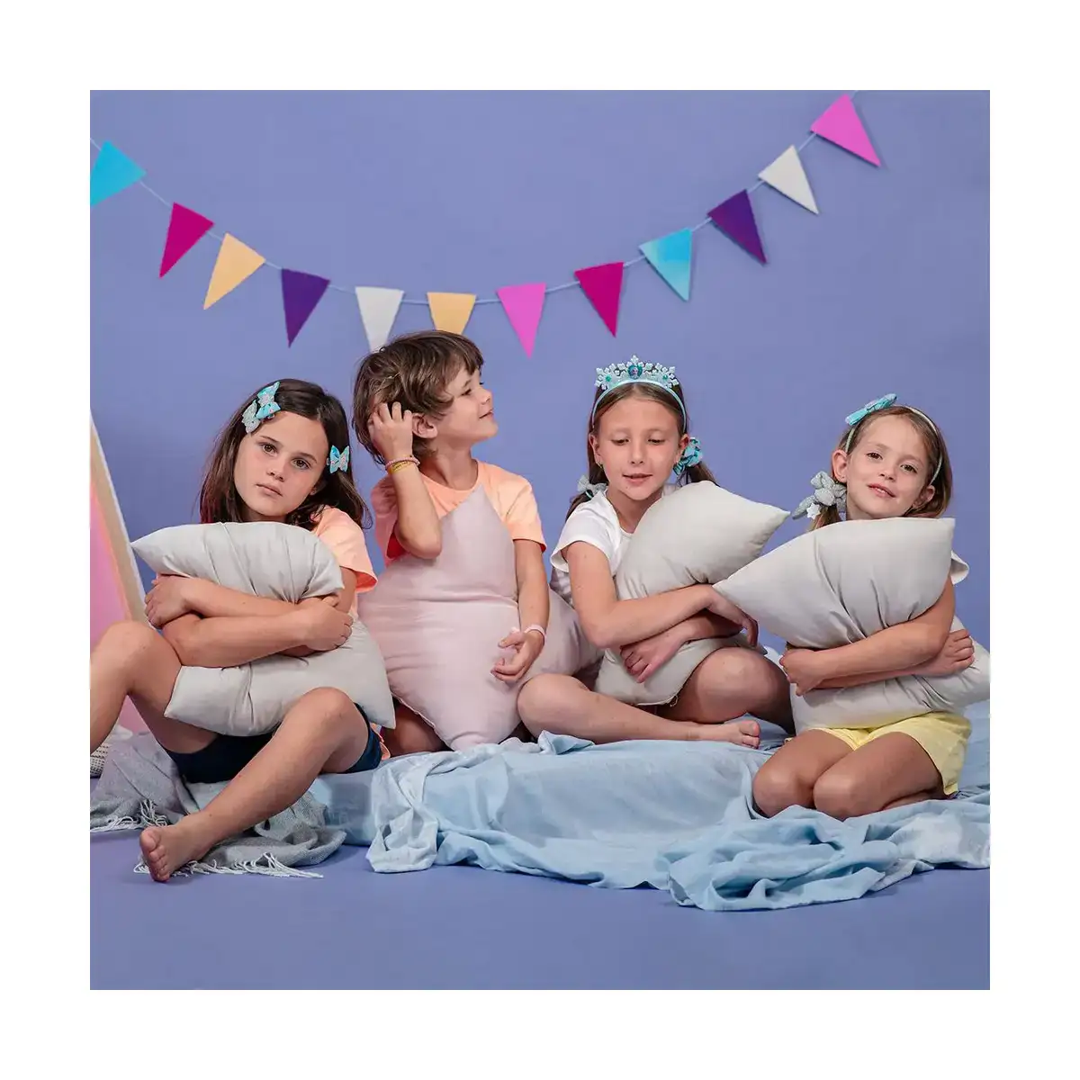 Chouchous frozen argente bleu lien 2 unites_6197. DIAYTAR COTE D'IVOIRE - Là où le Shopping Devient une Expérience. Naviguez à travers notre catalogue diversifié et découvrez des produits qui ajoutent de la couleur et de la passion à votre vie.