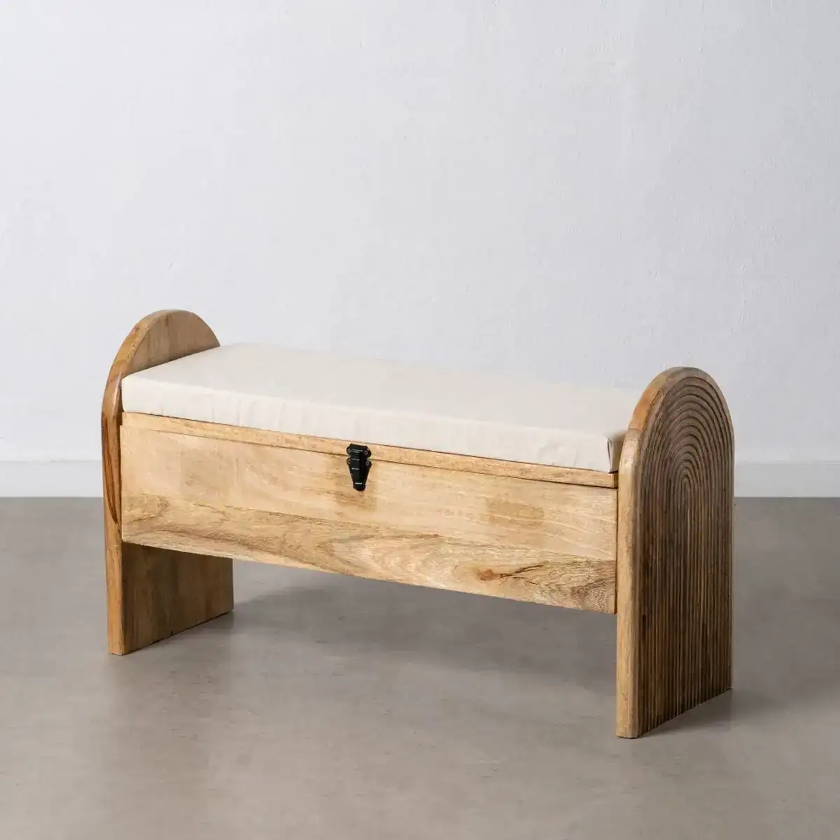 Coffre 100 x 35 x 56 cm tissu synthetique bois_1345. DIAYTAR COTE D'IVOIRE - L'Art de Magasiner sans Frontières. Parcourez notre vaste sélection d'articles et trouvez tout ce dont vous avez besoin, du chic à l'authentique, du moderne au traditionnel.