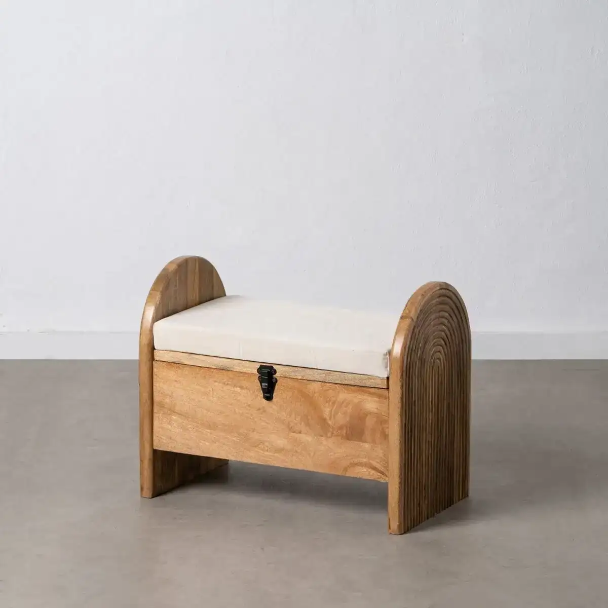 Coffre 64 5 x 34 x 51 cm tissu synthetique bois_1353. DIAYTAR COTE D'IVOIRE - L'Art de Magasiner sans Limites. Naviguez à travers notre collection diversifiée pour trouver des produits qui élargiront vos horizons shopping.
