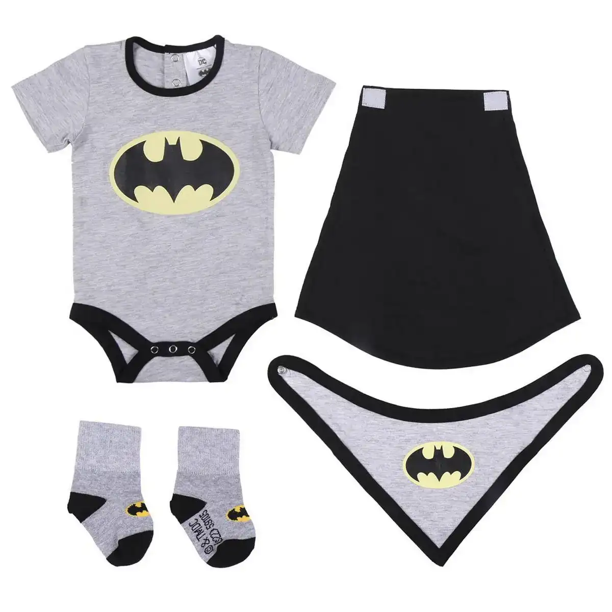 Coffret bebe batman 4 pieces_9603. DIAYTAR COTE D'IVOIRE - Où la Qualité et la Diversité Fusionnent. Explorez notre boutique en ligne pour découvrir une gamme variée de produits qui incarnent l'excellence et l'authenticité.