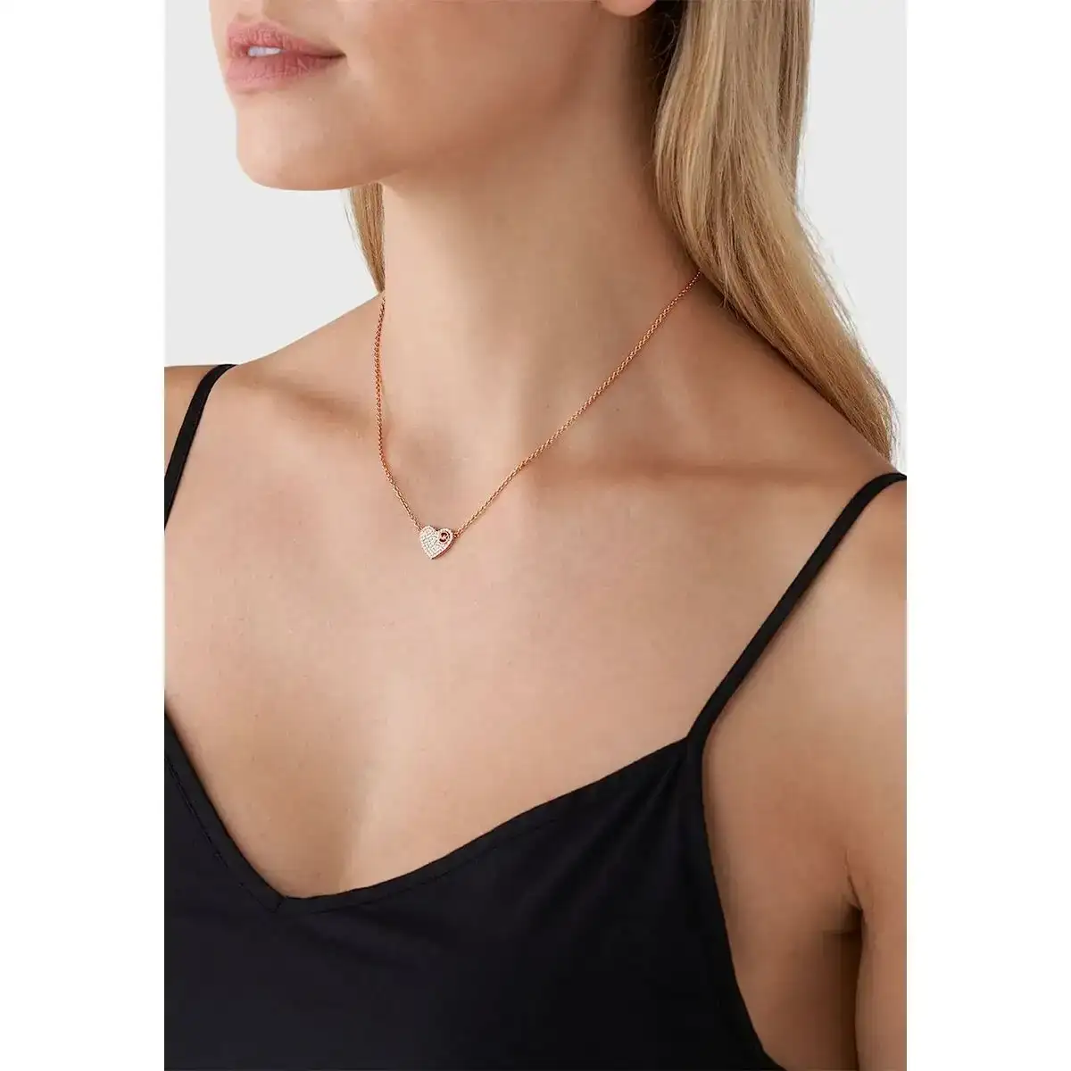 Collier femme michael kors premium_5882. DIAYTAR COTE D'IVOIRE - Où Chaque Achat Raconte une Histoire. Explorez notre boutique en ligne et créez votre propre narration à travers notre diversité de produits, chacun portant une signification unique.