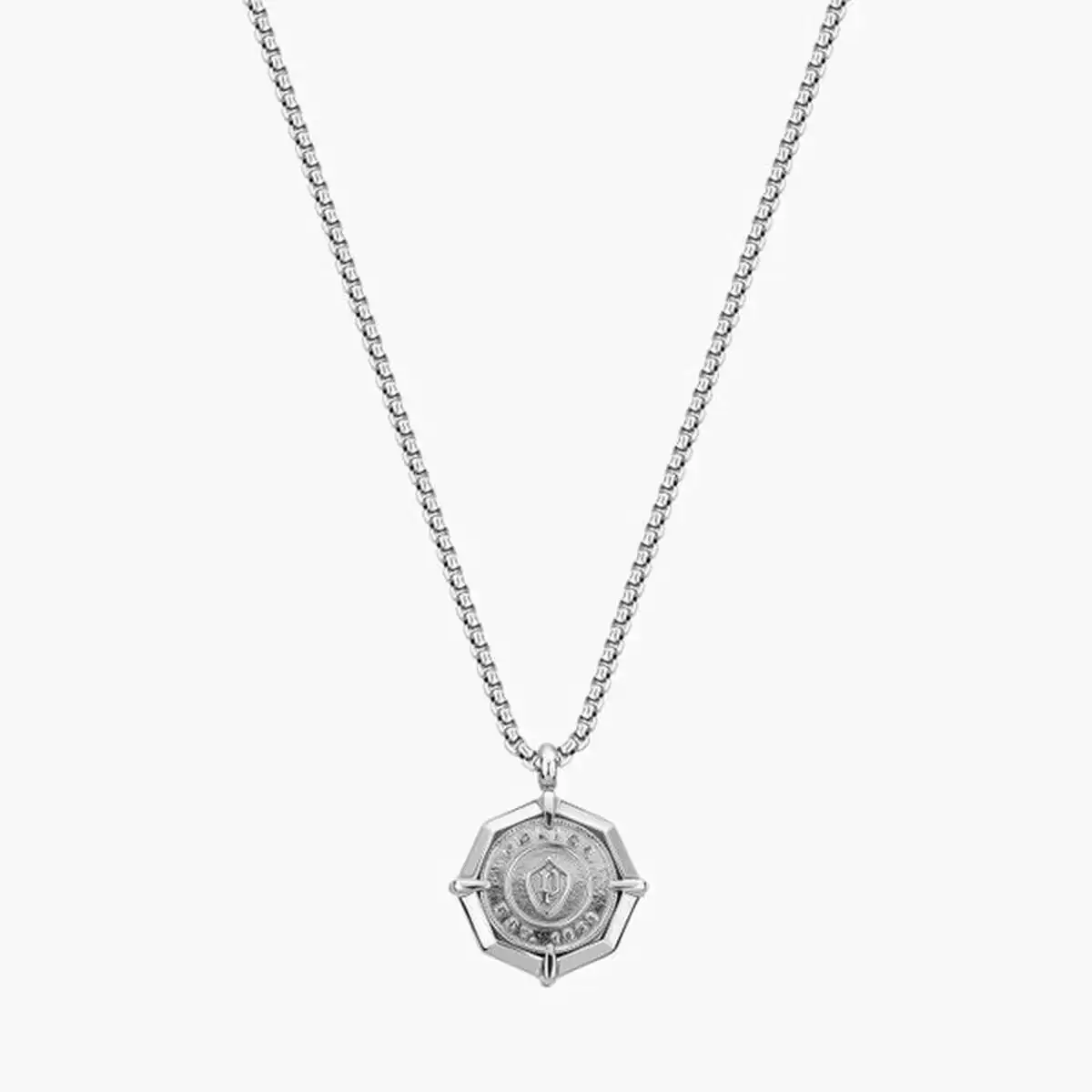 Collier homme police pejgn2008701_2724. Bienvenue chez DIAYTAR COTE D'IVOIRE - Où Votre Shopping Prend Vie. Découvrez notre univers et dénichez des trésors qui ajoutent de la couleur à votre quotidien.