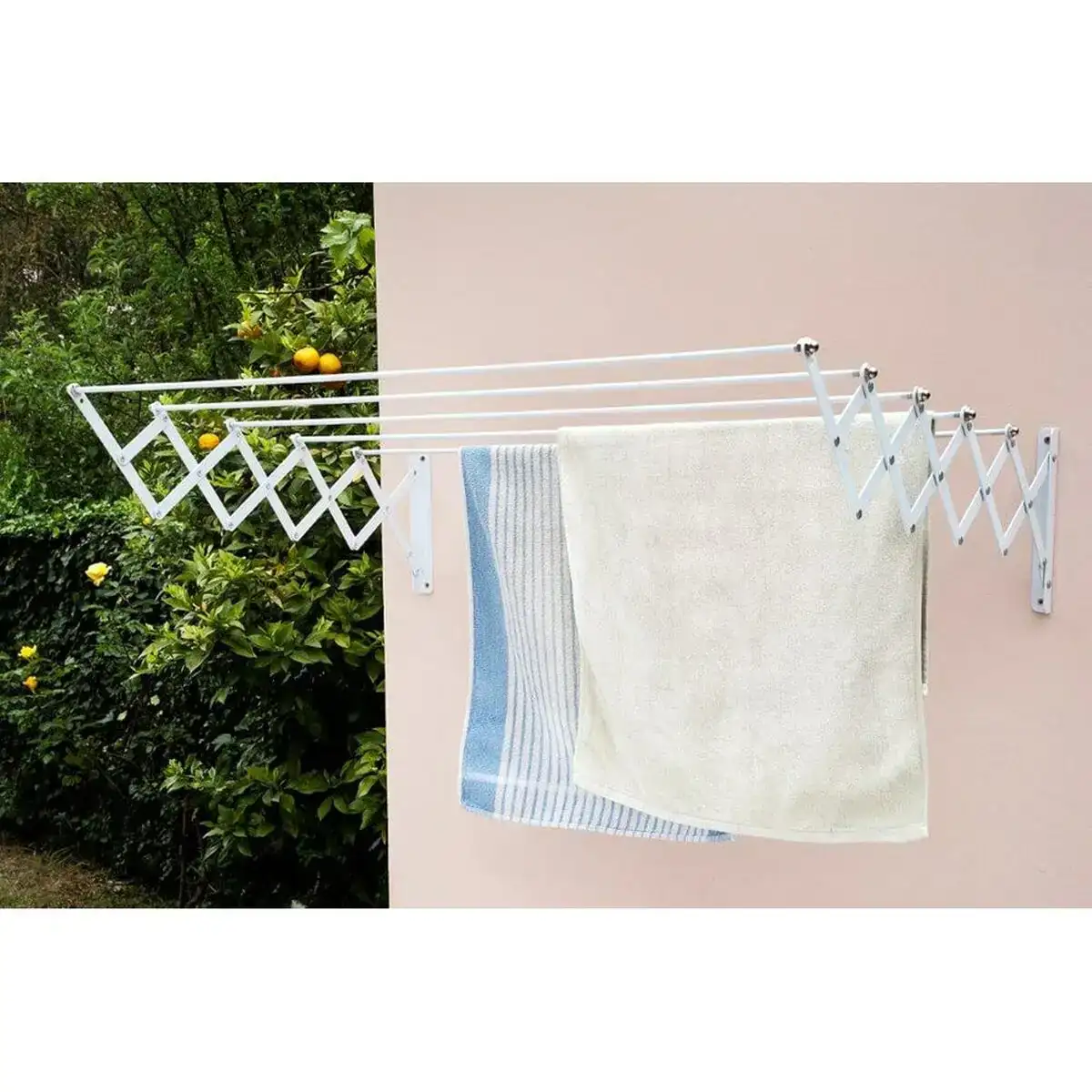 Corde a linge retractile mural aluminium blanc 100 x 70 x 23 cm _8374. DIAYTAR COTE D'IVOIRE - L'Art de Choisir, l'Art de S'émerveiller. Explorez notre boutique en ligne et choisissez des articles qui éveillent votre sens de l'émerveillement.