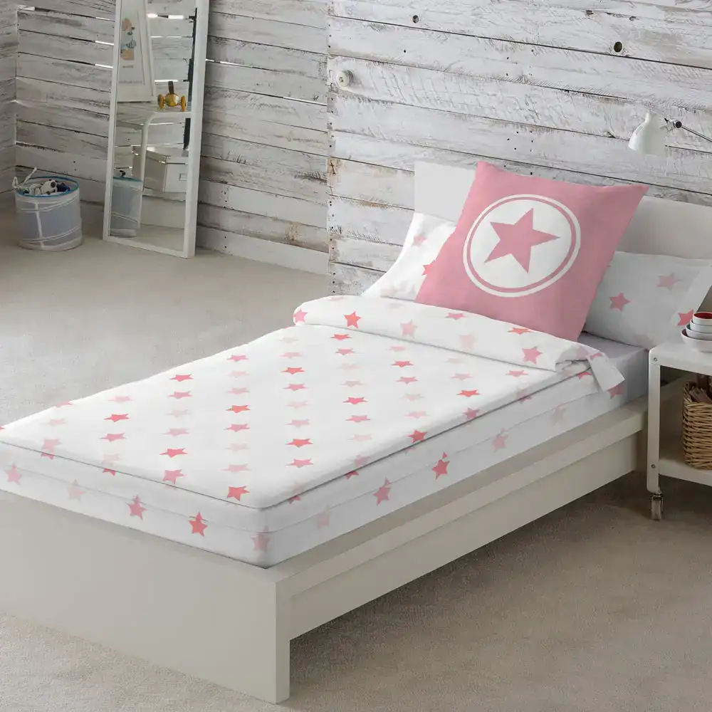 Couette rembourree cool kids lit de 90 _8361. Entrez dans le Monde Éclectique de DIAYTAR COTE D'IVOIRE. Explorez nos catégories et dénichez des trésors qui reflètent la richesse et l'authenticité du Côte d'Ivoire.