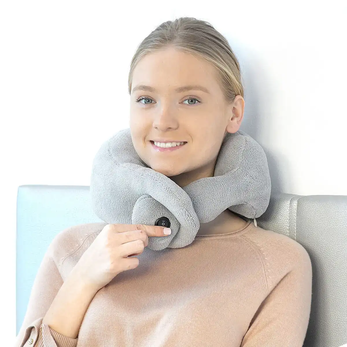 Coussin cervical massant newor innovagoods_1758. DIAYTAR COTE D'IVOIRE - Votre Portail vers l'Extraordinaire. Parcourez nos collections et découvrez des produits qui vous emmènent au-delà de l'ordinaire, créant une expérience de shopping mémorable.