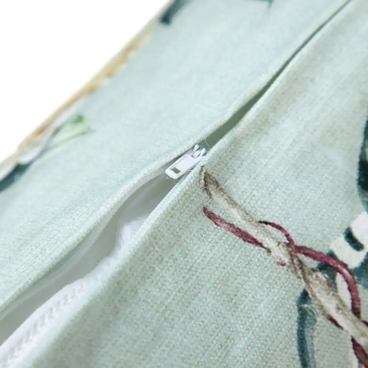 Coussin turquoise 60 x 60 cm 100 coton orchidee_4332. Entrez dans l'Univers de DIAYTAR COTE D'IVOIRE - Où l'Élégance Rencontre la Tradition. Explorez notre gamme variée et trouvez des articles qui ajoutent une touche de sophistication à votre vie.