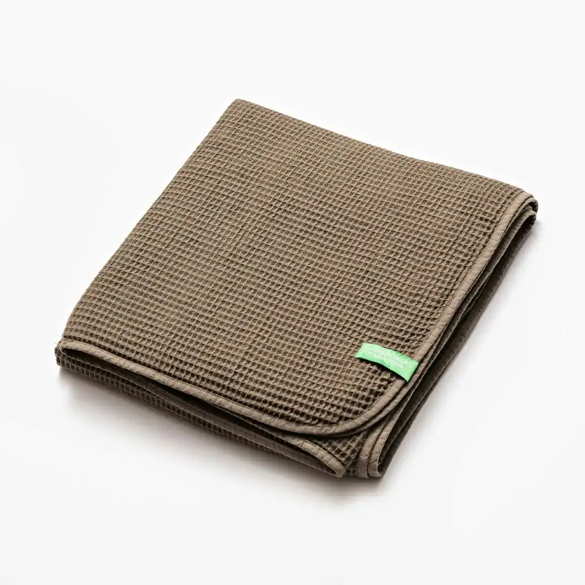 Couverture benetton tevere marron multicouleur_9487. DIAYTAR COTE D'IVOIRE - L'Art de Choisir, l'Art de Vivre. Parcourez notre boutique en ligne et découvrez des produits qui transforment chaque choix en une expérience enrichissante.
