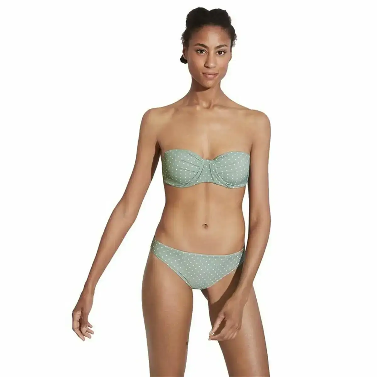 Culottes ysabel mora vert bikini pois_7347. Entrez dans le Monde Éclectique de DIAYTAR COTE D'IVOIRE. Explorez nos catégories et dénichez des trésors qui reflètent la richesse et l'authenticité du Côte d'Ivoire.