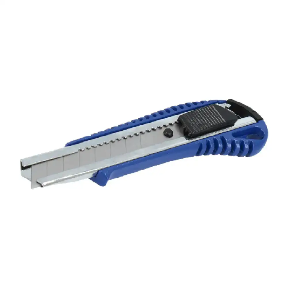 Cutter ferrestock bleu 18 mm_3081. Bienvenue sur DIAYTAR COTE D'IVOIRE - Où Chaque Produit a son Histoire. Découvrez notre sélection unique et choisissez des articles qui racontent la richesse culturelle et artistique du Côte d'Ivoire.